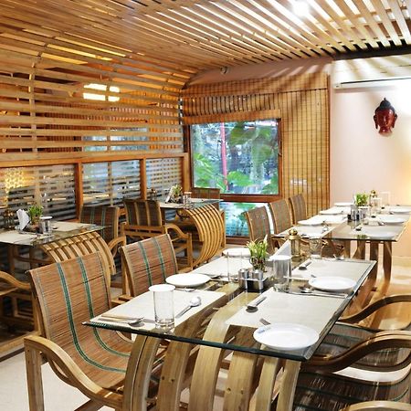 구와하티 레인스 인 B&B 외부 사진