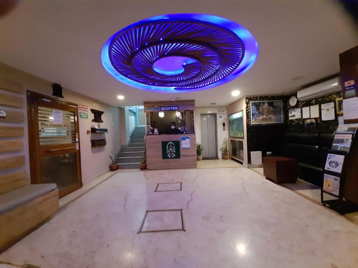 구와하티 레인스 인 B&B 외부 사진