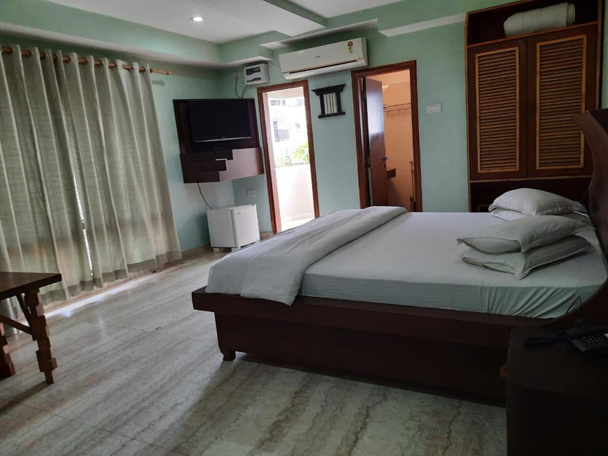 구와하티 레인스 인 B&B 외부 사진