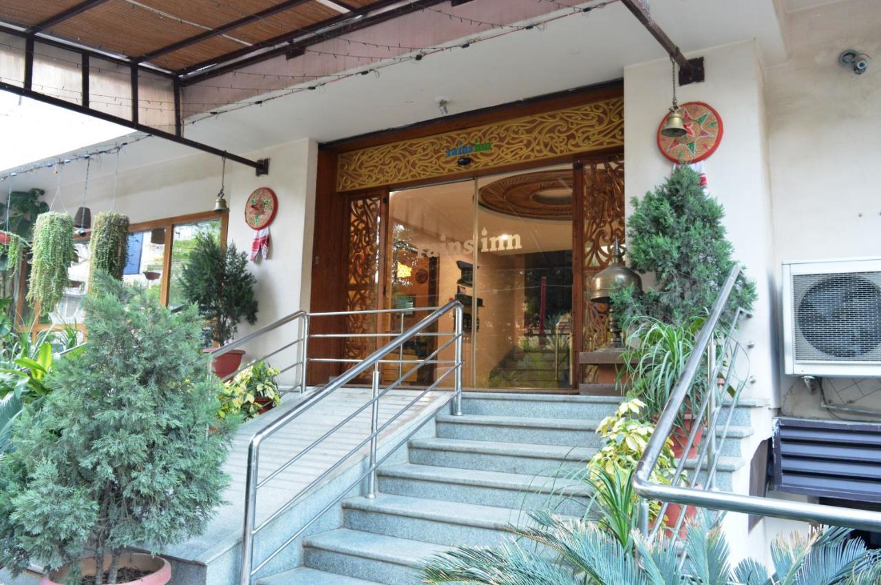 구와하티 레인스 인 B&B 외부 사진