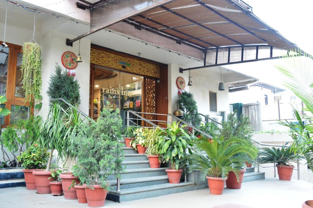 구와하티 레인스 인 B&B 외부 사진